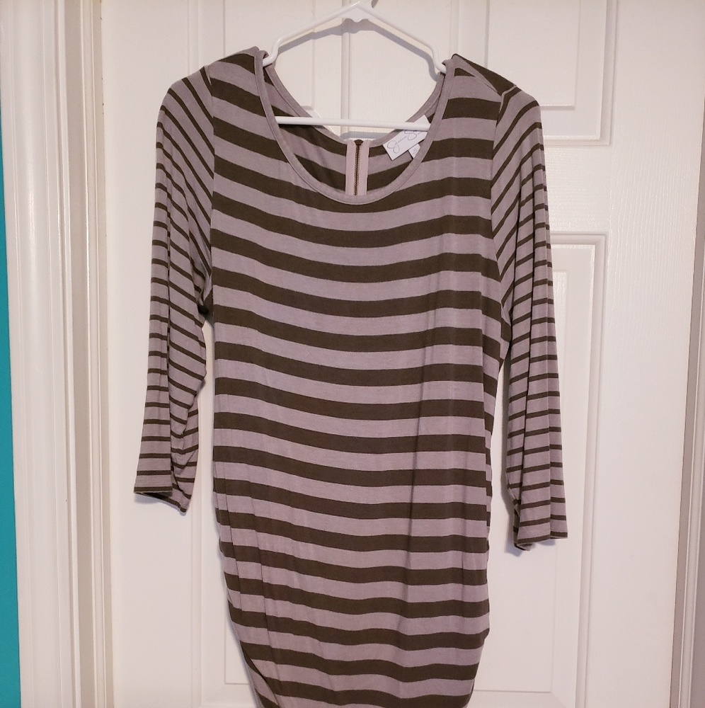 Jessica Simpson Maternity shirt